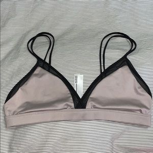 Victoria sport triangle sports bra